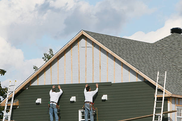Professional Siding Repair technician working in Fort Lee, VA